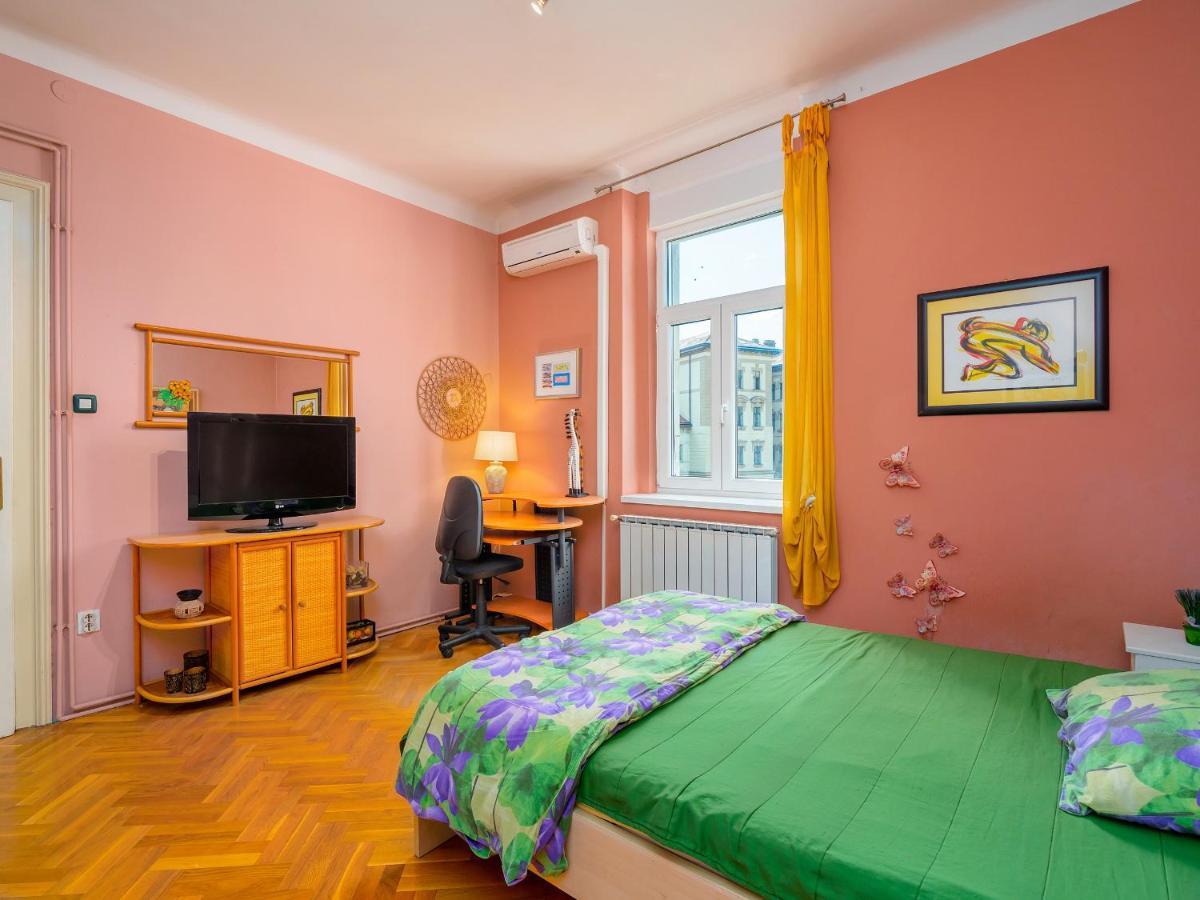 Grand Apartment In Strict Center Of Rijeka Extérieur photo